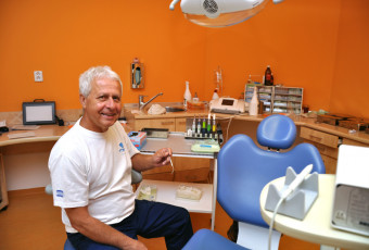MUDr. Jan Paroulek, CSc , stomatolog
